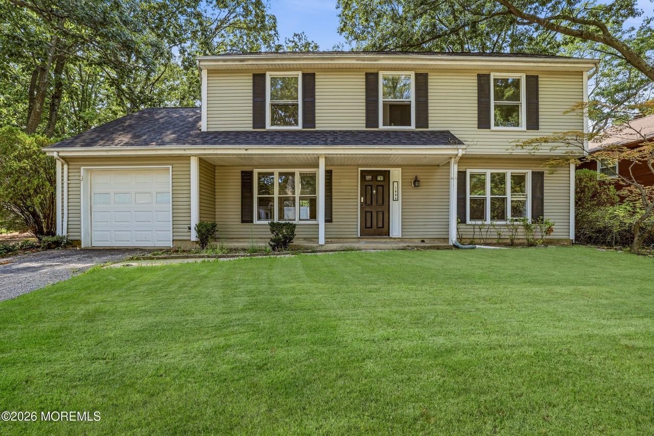1006 Morris Ave - Photo 2 of 17