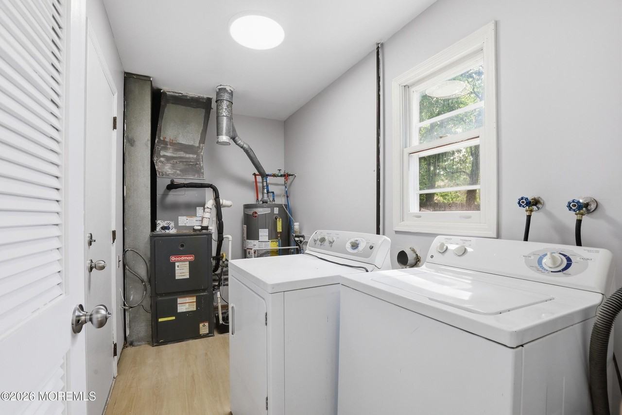 1006 Morris Ave - Photo 5 of 17