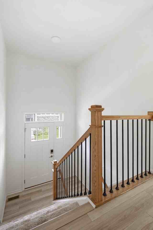 553 Wolverine Dr - Photo 4 of 25