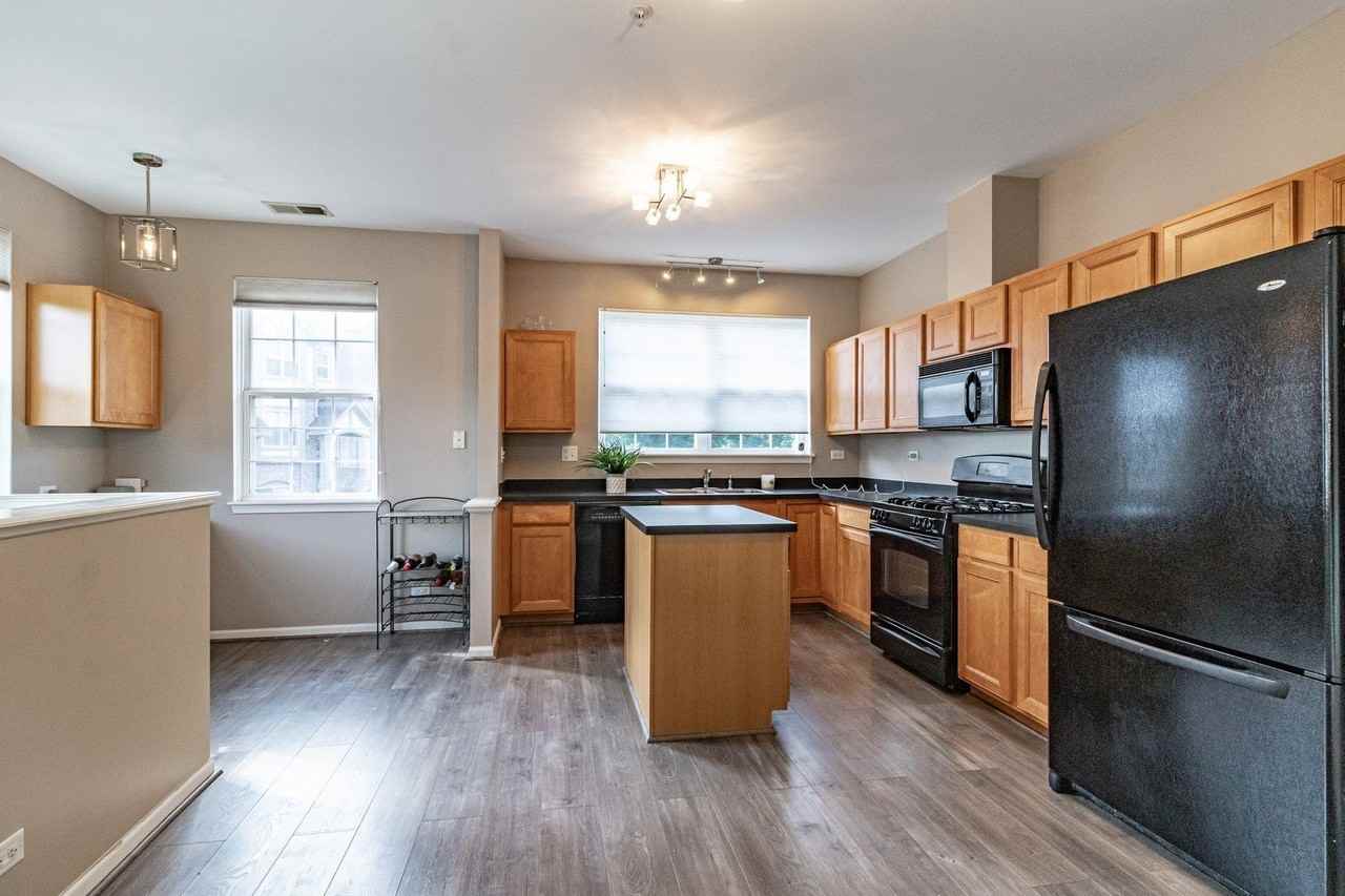 200 Rosehall Dr #220 - Photo 6 of 17