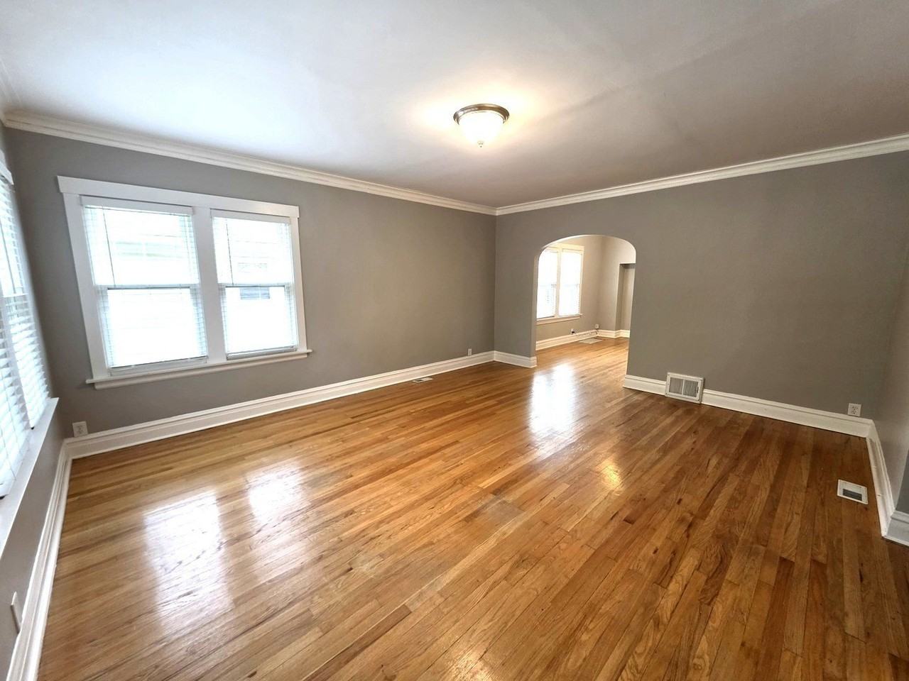 1029 S Elmwood Ave - Photo 2 of 14