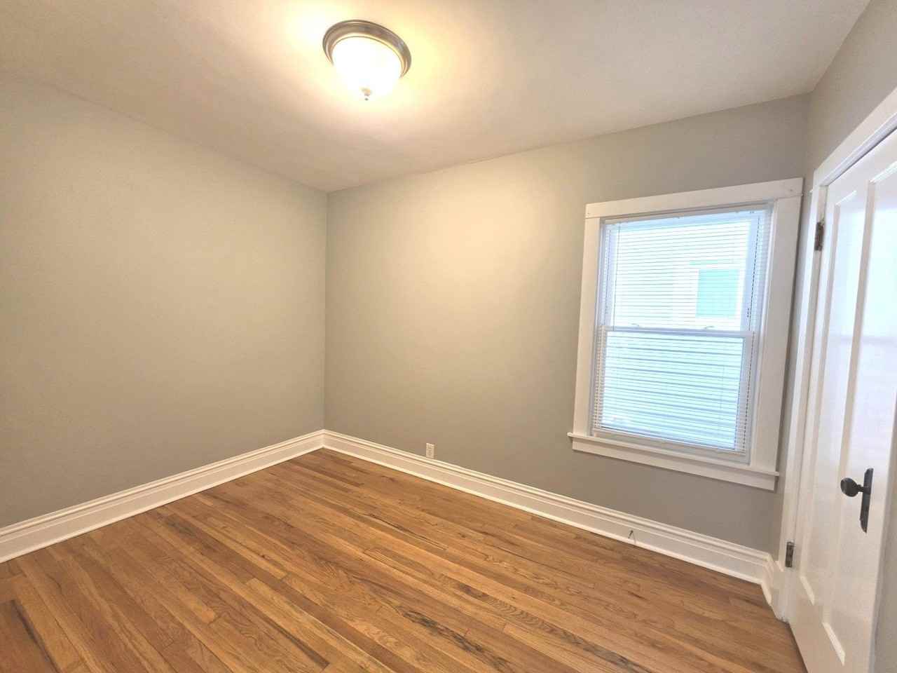 1029 S Elmwood Ave - Photo 7 of 14