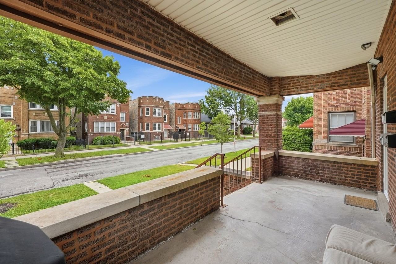 8041 S Laflin St #2 - Photo 4 of 26