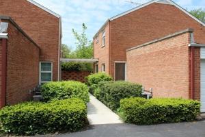 featured image of 774 Green Bay Rd