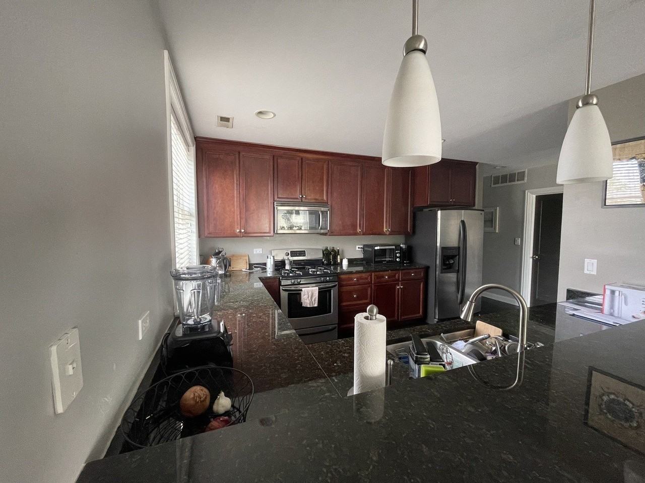 301 S Leavitt St #2N - Photo 4 of 12