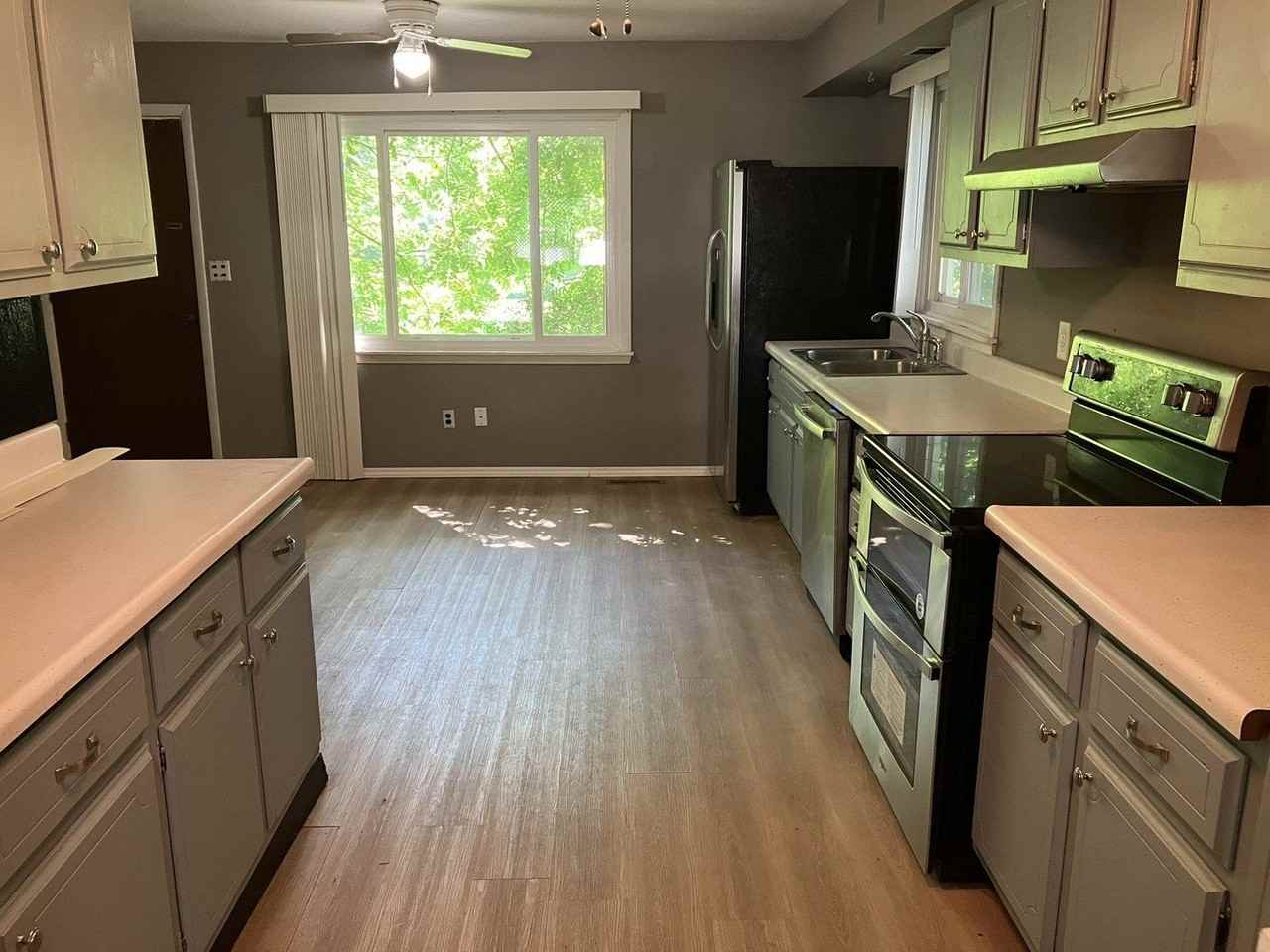 513 E Main St - Photo 5 of 31