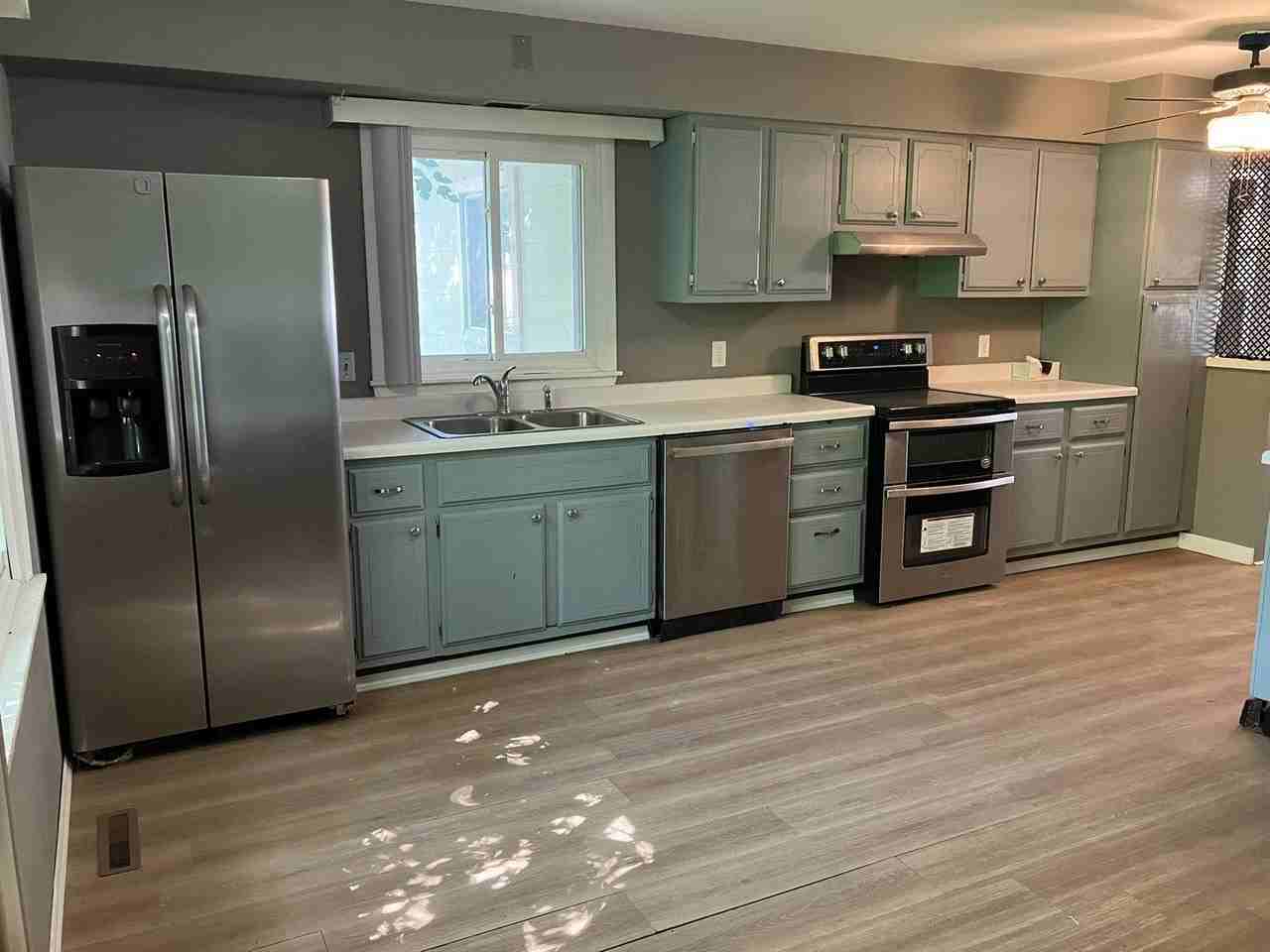 513 E Main St - Photo 7 of 31