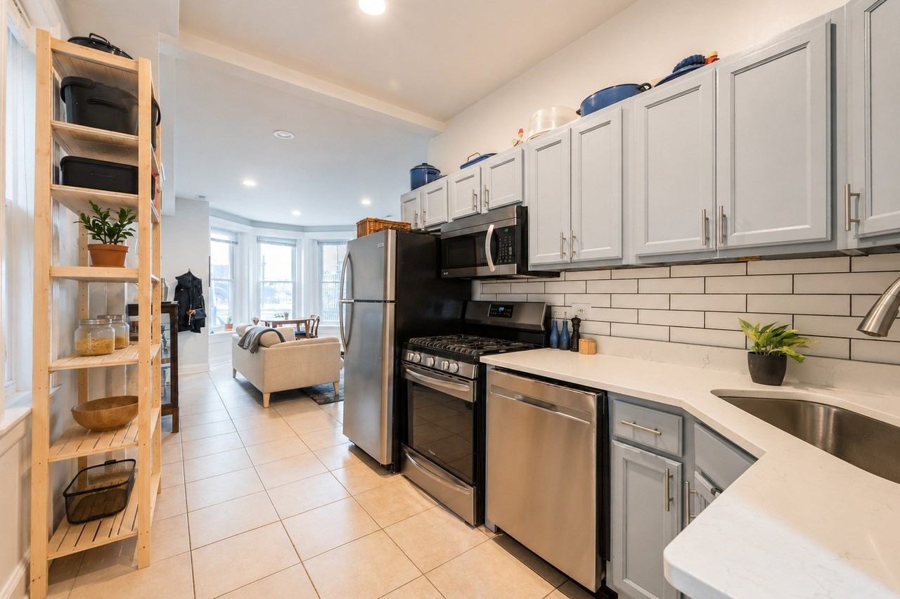 1234 W Huron St #1 - Photo 7 of 12