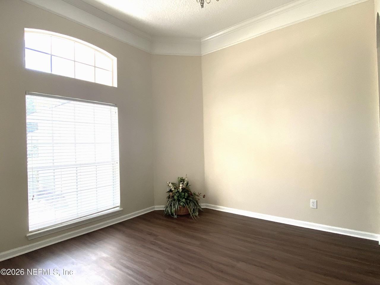 10519 Creston Glen Cir - Photo 2 of 25
