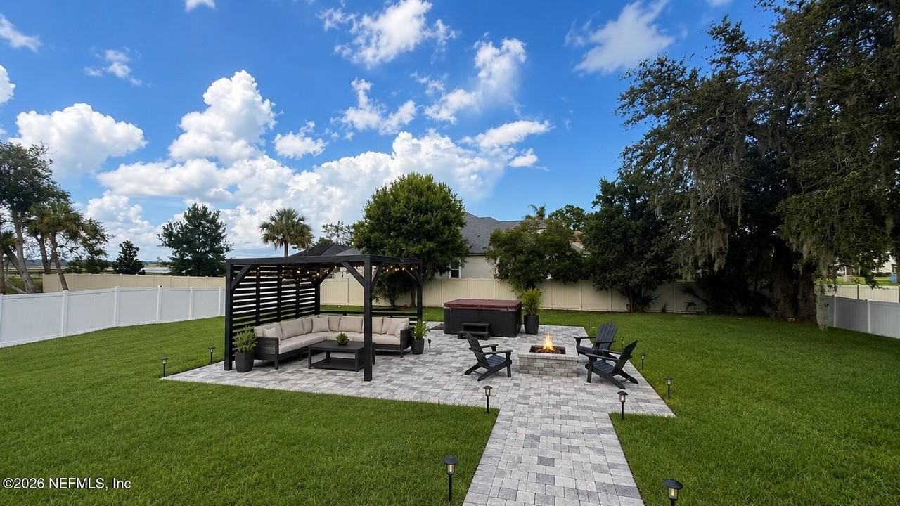 5395 Heckscher Dr - Photo 6 of 30