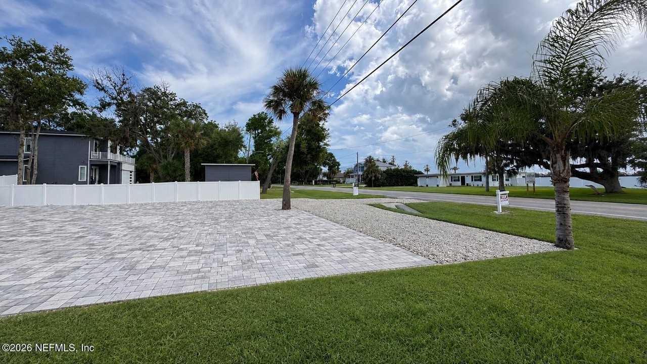 5395 Heckscher Dr - Photo 7 of 30