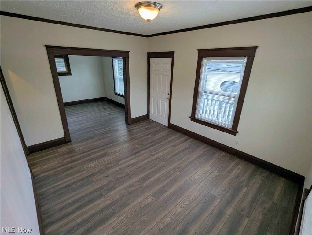 2915 Roanoke Ave #4 - Photo 4 of 13