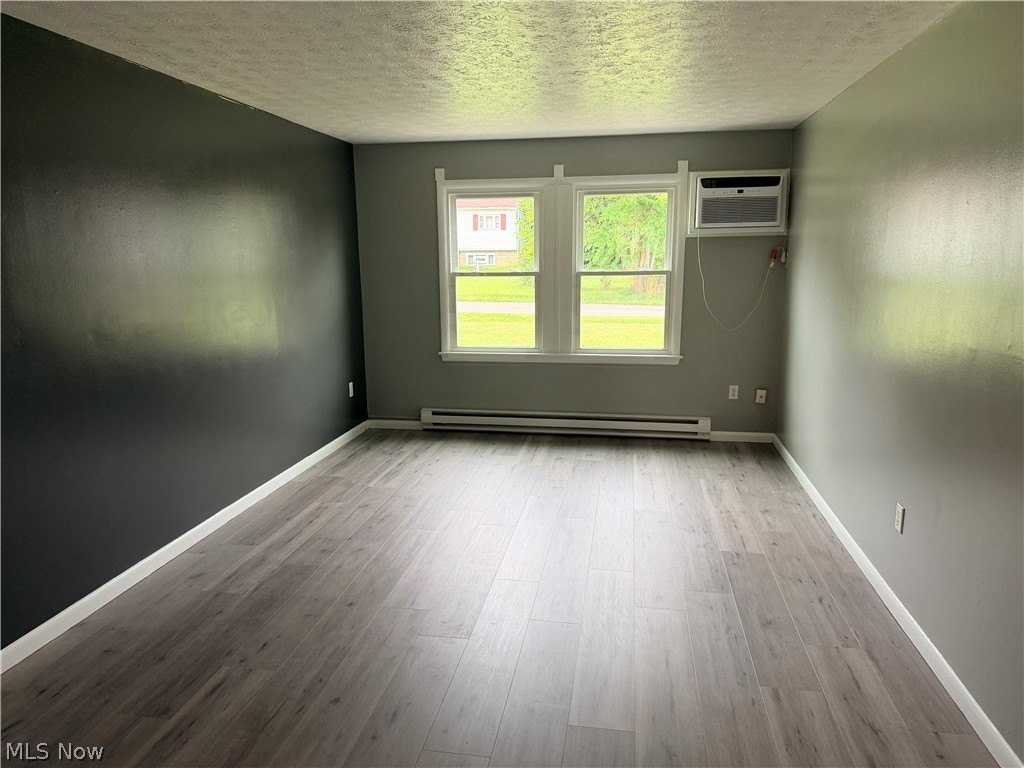 929 Cook Ave #2 - Photo 2 of 17