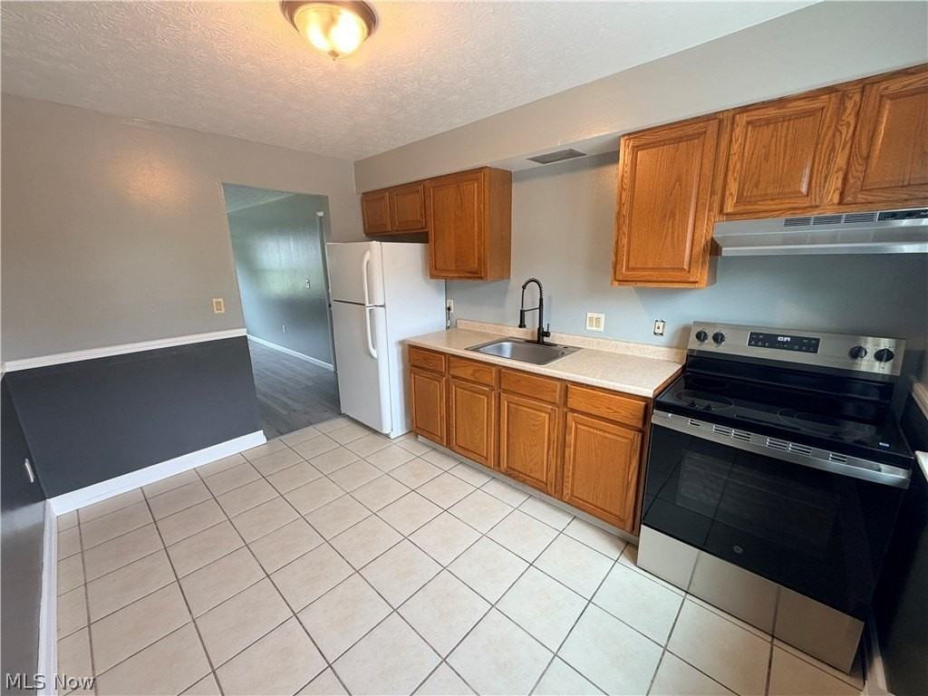 929 Cook Ave #2 - Photo 6 of 17