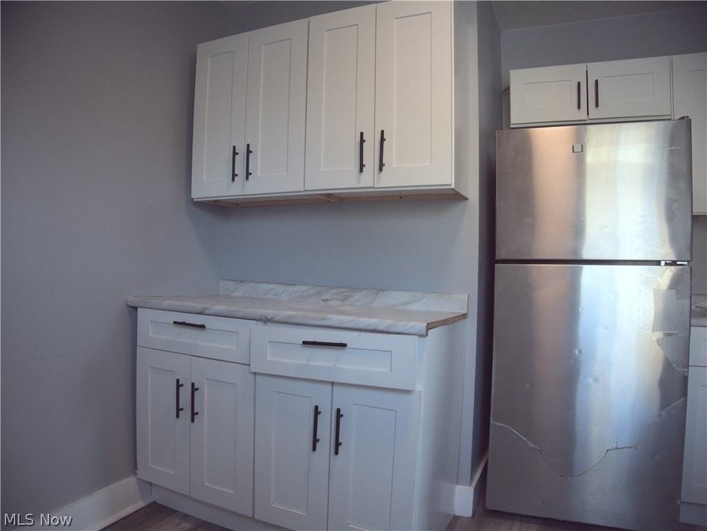 687 Broadway Ave - Photo 4 of 8