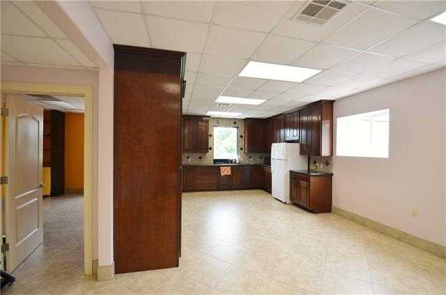 128 Hector Ave - Photo 7 of 13