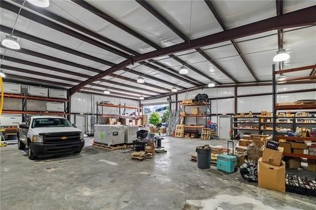 1429 Collins Blvd #B - Photo 5 of 8