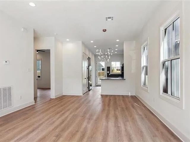 957 Saint Mary St - Photo 4 of 15