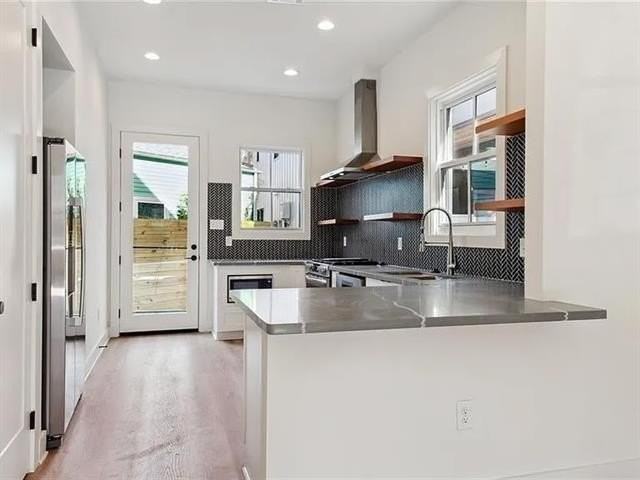 957 Saint Mary St - Photo 5 of 15