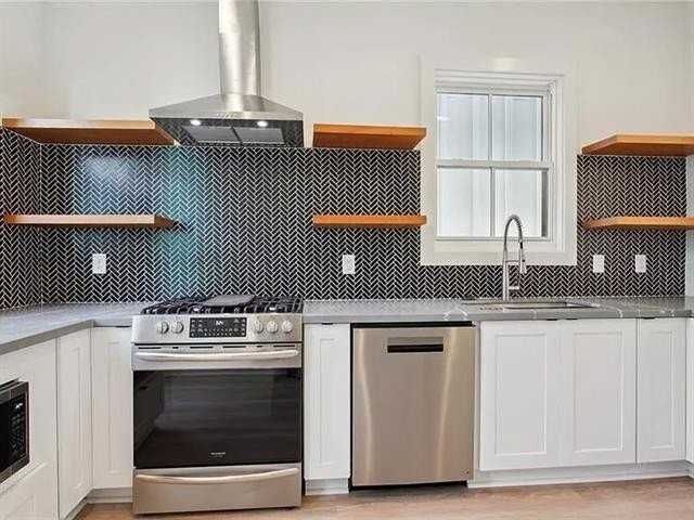 957 Saint Mary St - Photo 6 of 15