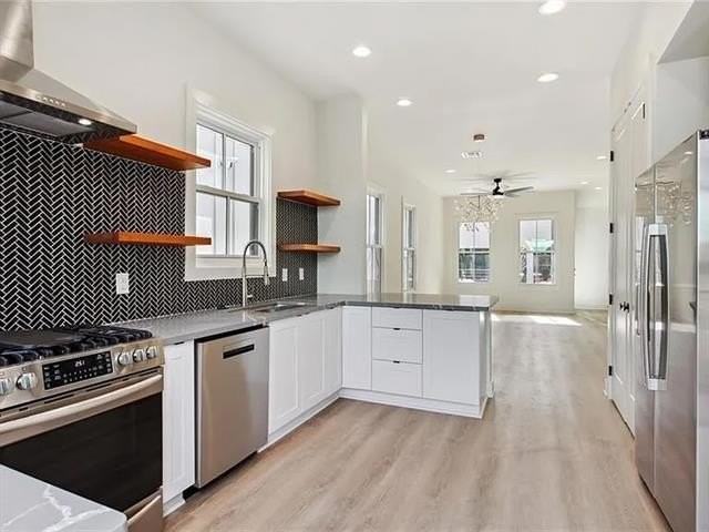 957 Saint Mary St - Photo 7 of 15