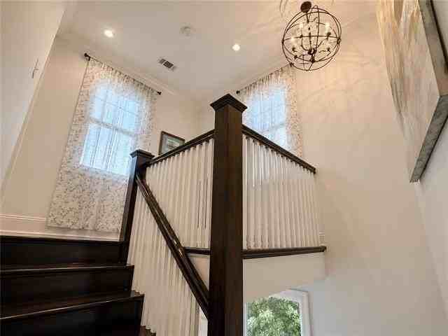 914 Friscoville Ave - Photo 4 of 25