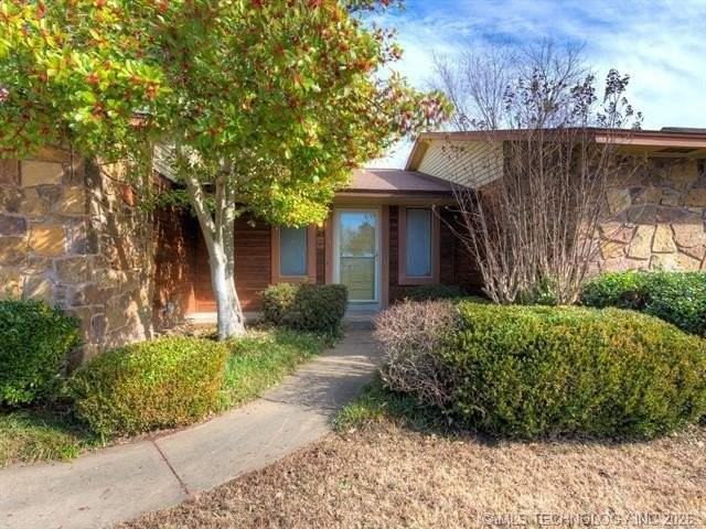 3101 S Poplar Ave - Photo 2 of 30