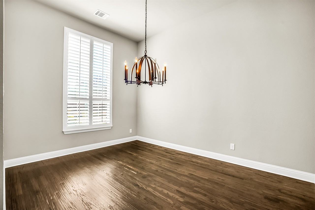 6913 Barolo Dr - Photo 3 of 40
