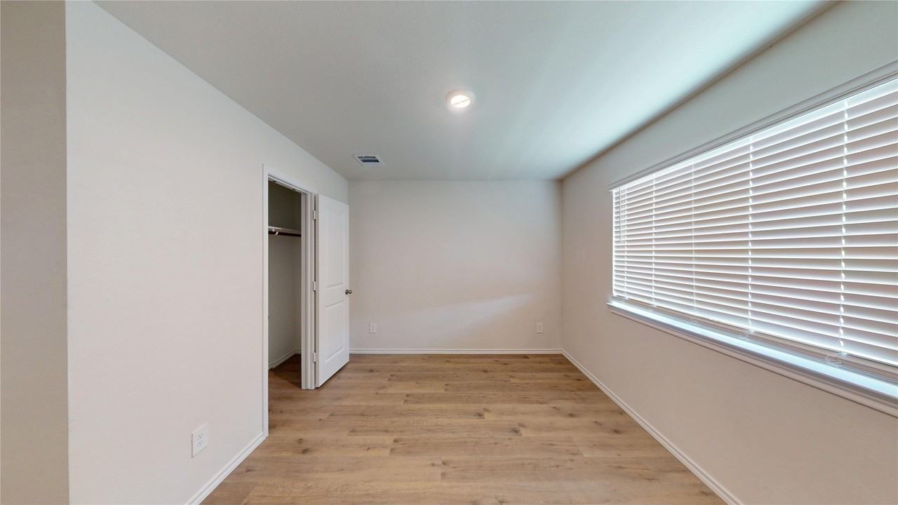 13153 Enclave Pkwy - Photo 6 of 17