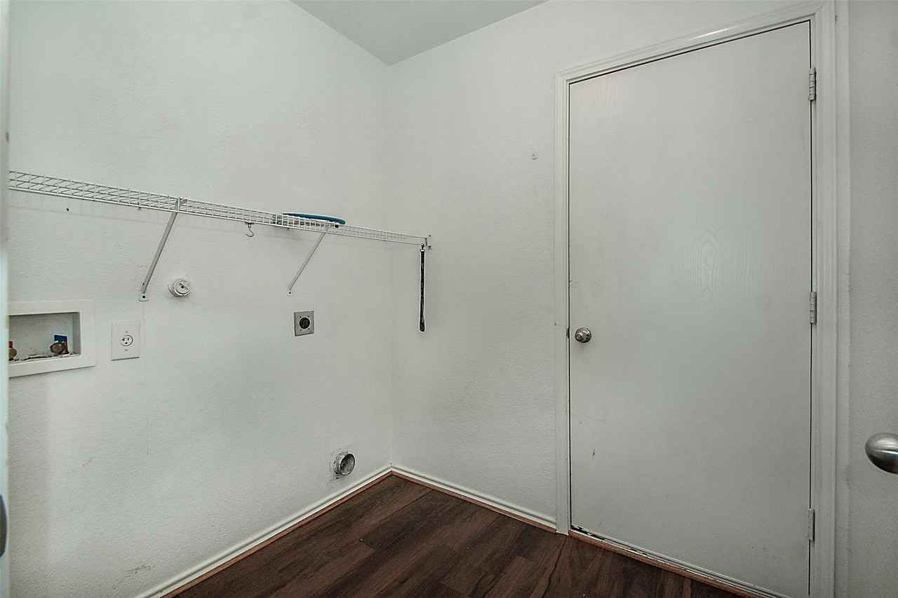2812 Paddock Way - Photo 3 of 26