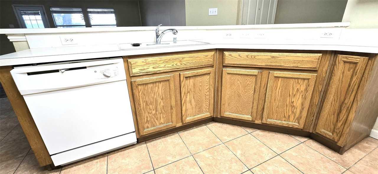 3808 Aloe Dr - Photo 5 of 21