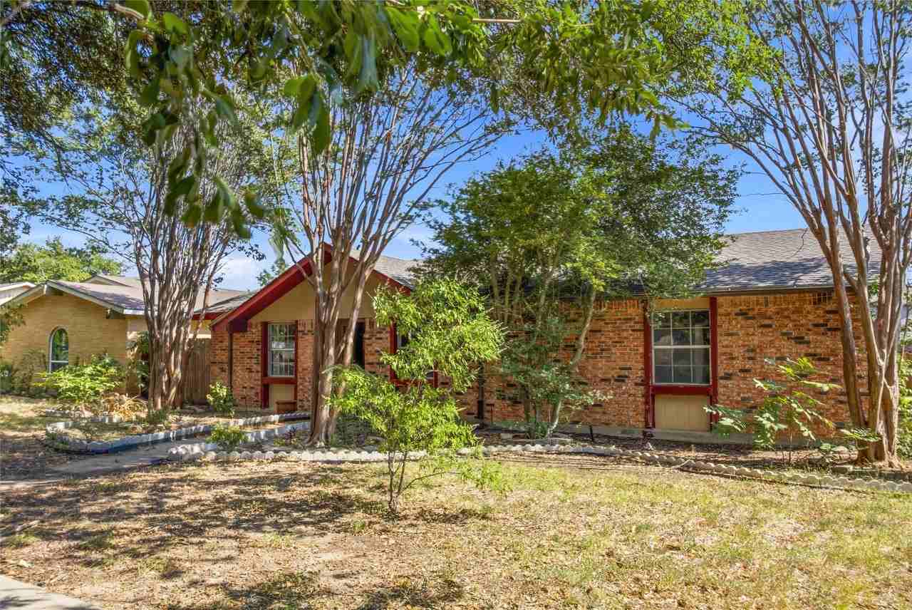 1518 Camelia Dr - Photo 3 of 22