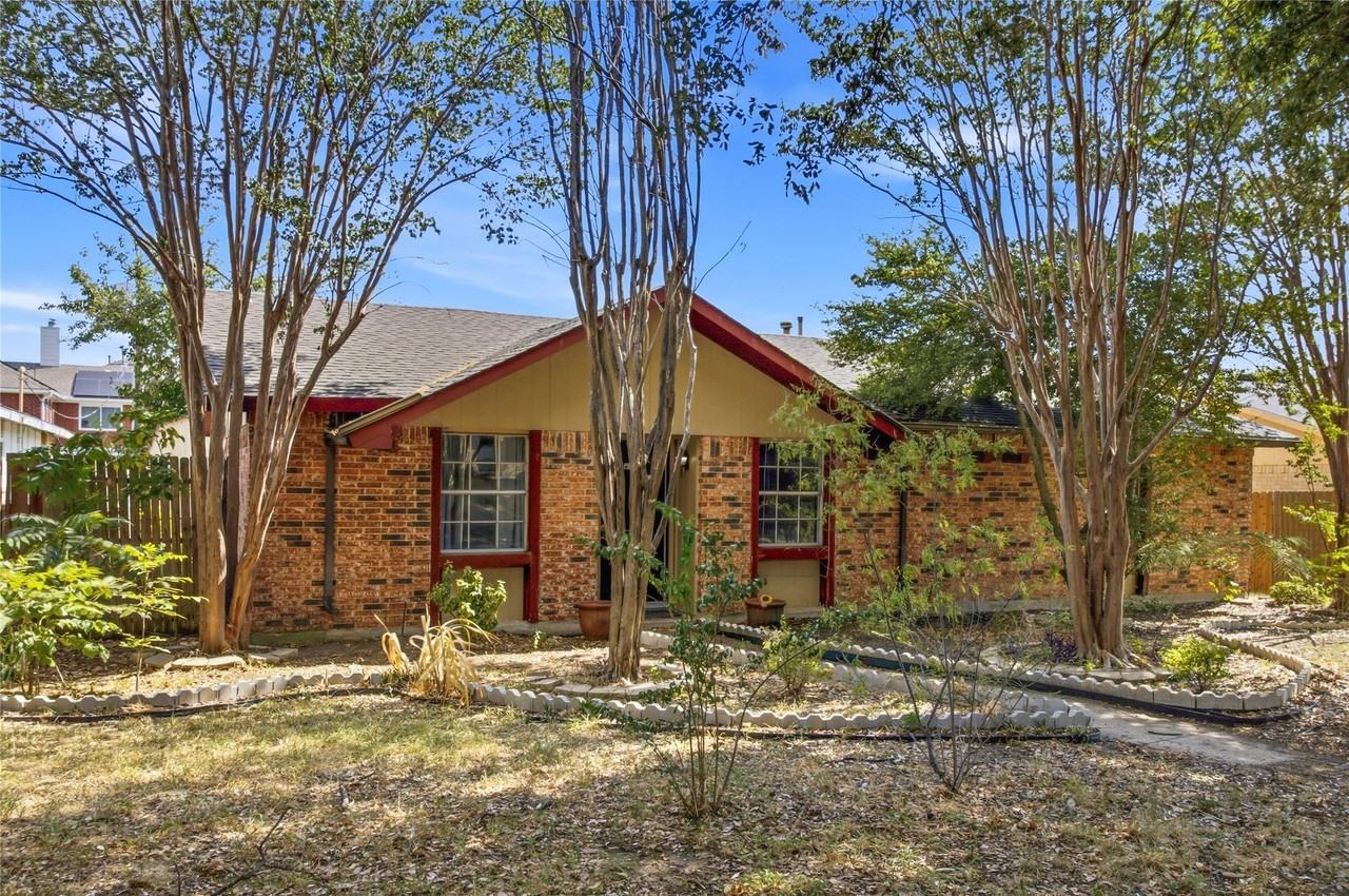 1518 Camelia Dr - Photo 4 of 22