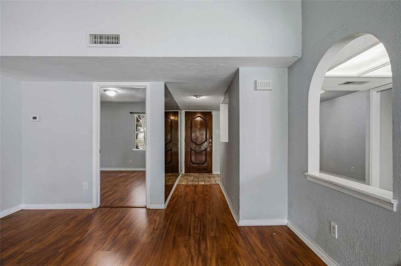 1518 Camelia Dr - Photo 5 of 22