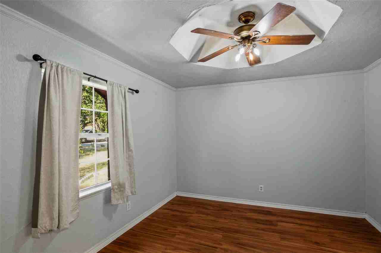 1518 Camelia Dr - Photo 6 of 22