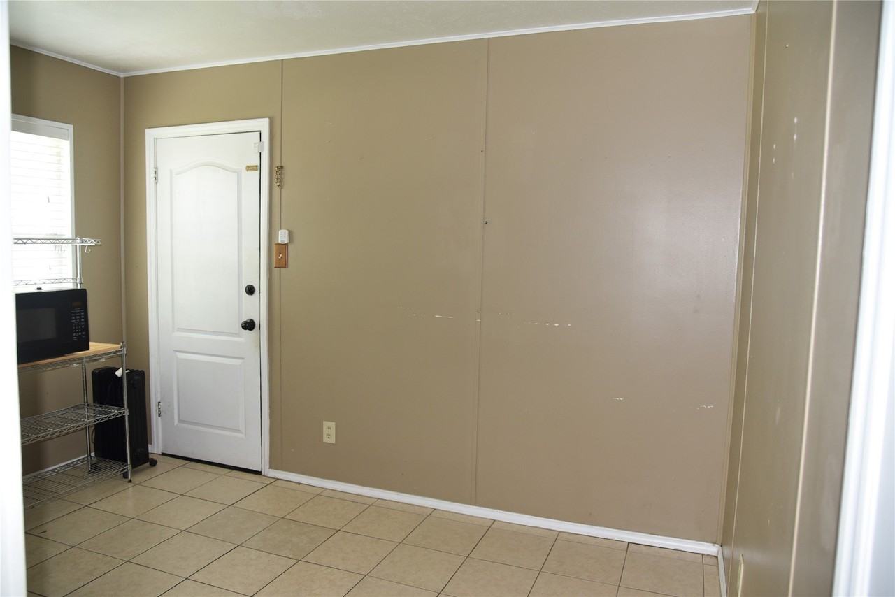 856 Renfro Dr - Photo 6 of 18