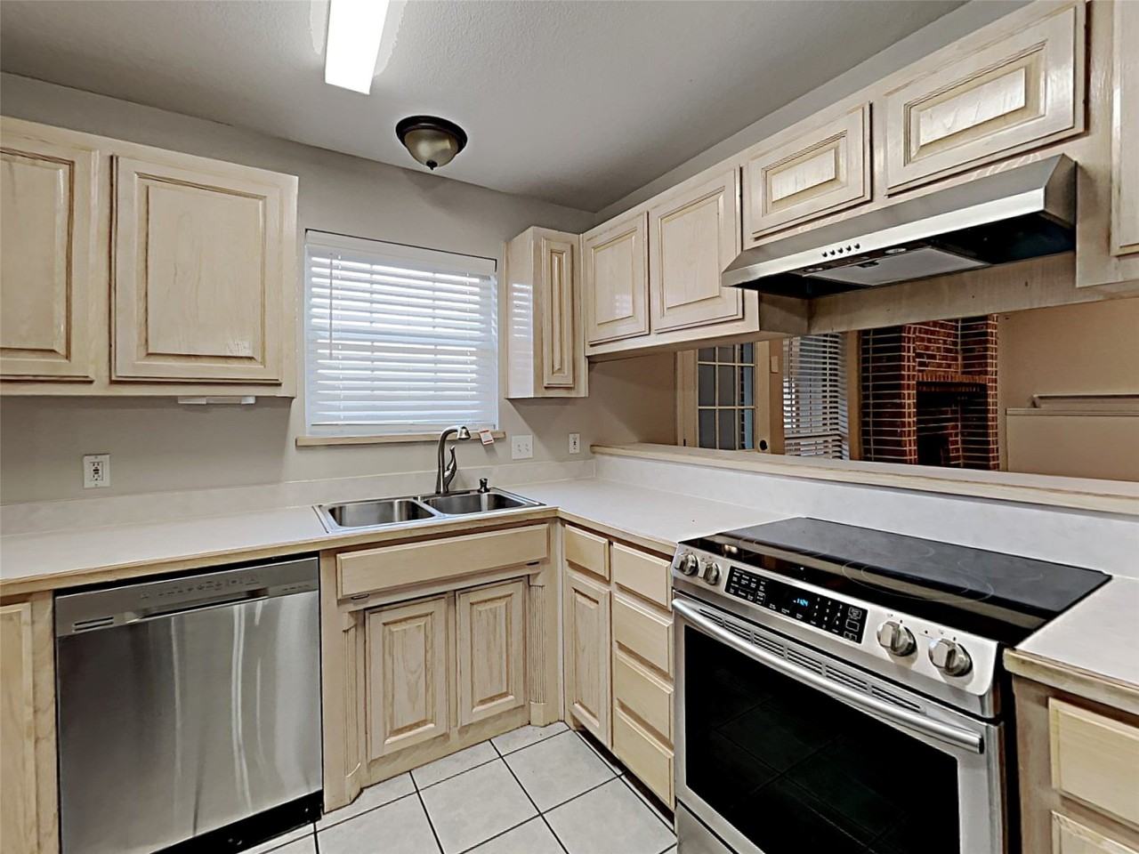 551 Sw Rand Dr - Photo 3 of 14