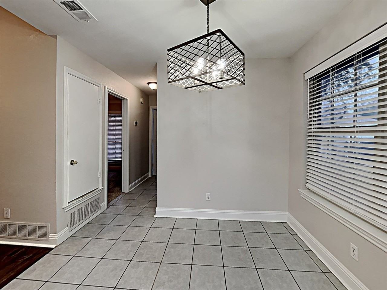 551 Sw Rand Dr - Photo 7 of 14
