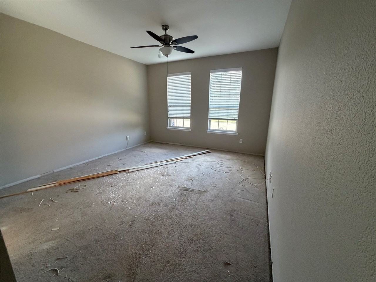 1520 Streams Way - Photo 4 of 16