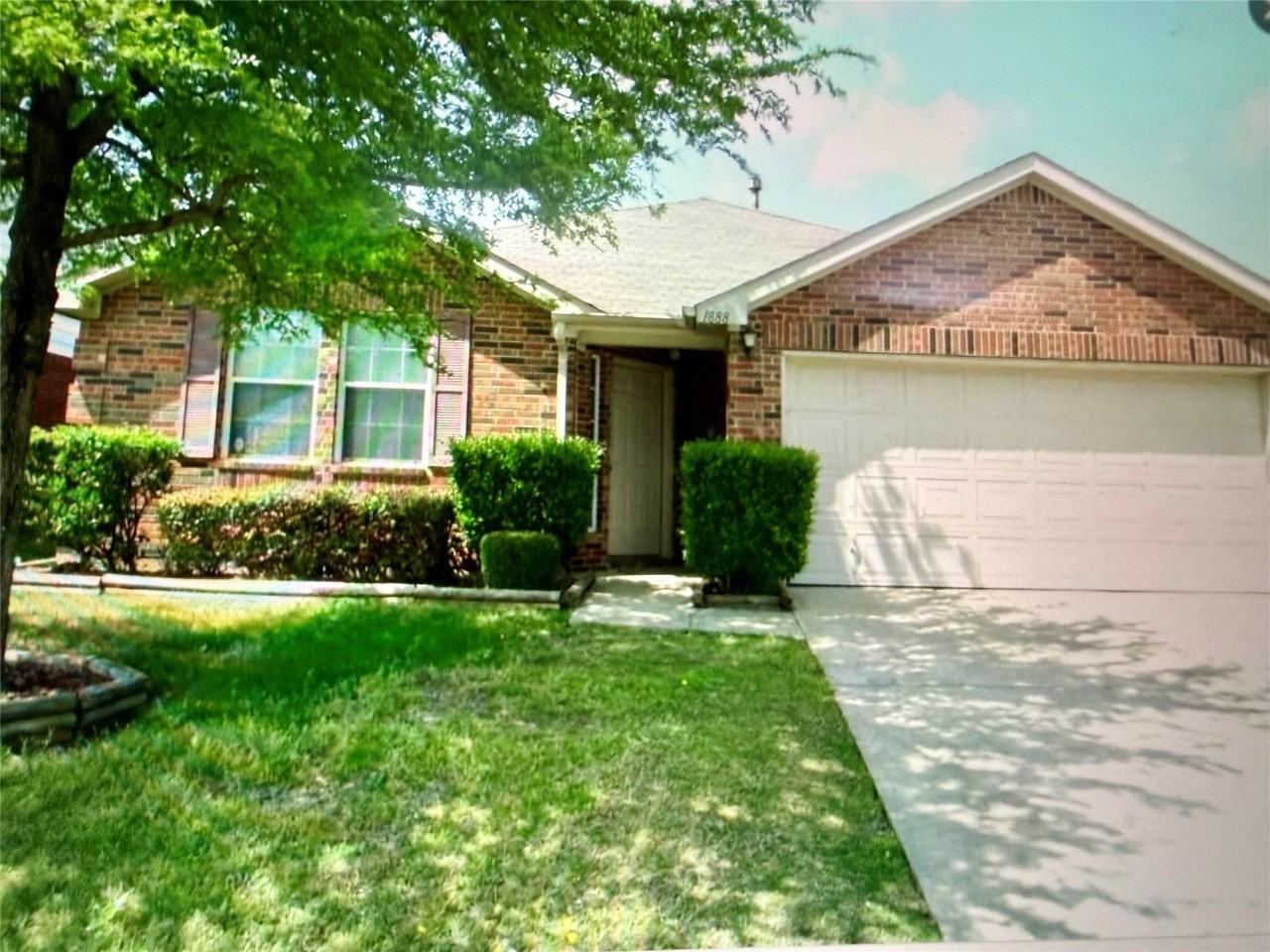 1888 Barton Springs Dr - Photo 2 of 21