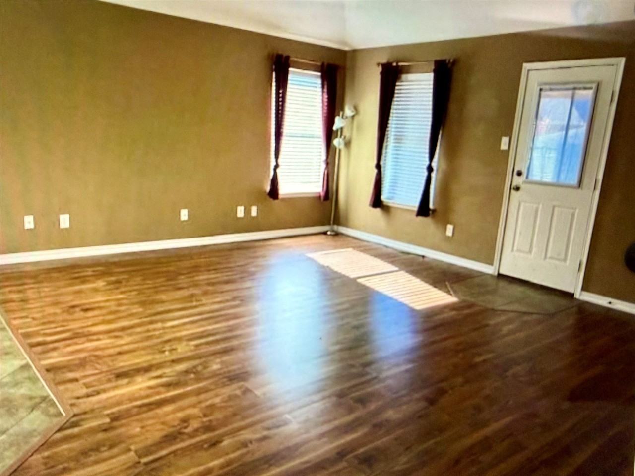 1888 Barton Springs Dr - Photo 3 of 21