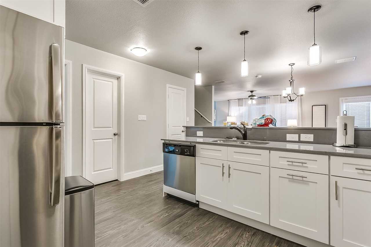 4020 Sheraton Rd - Photo 5 of 17
