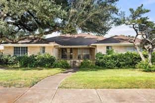 8351 Lullwater Dr - Photo 1 of 1