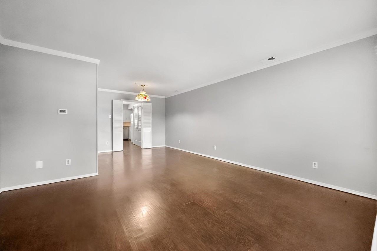 8351 Lullwater Dr - Photo 4 of 26