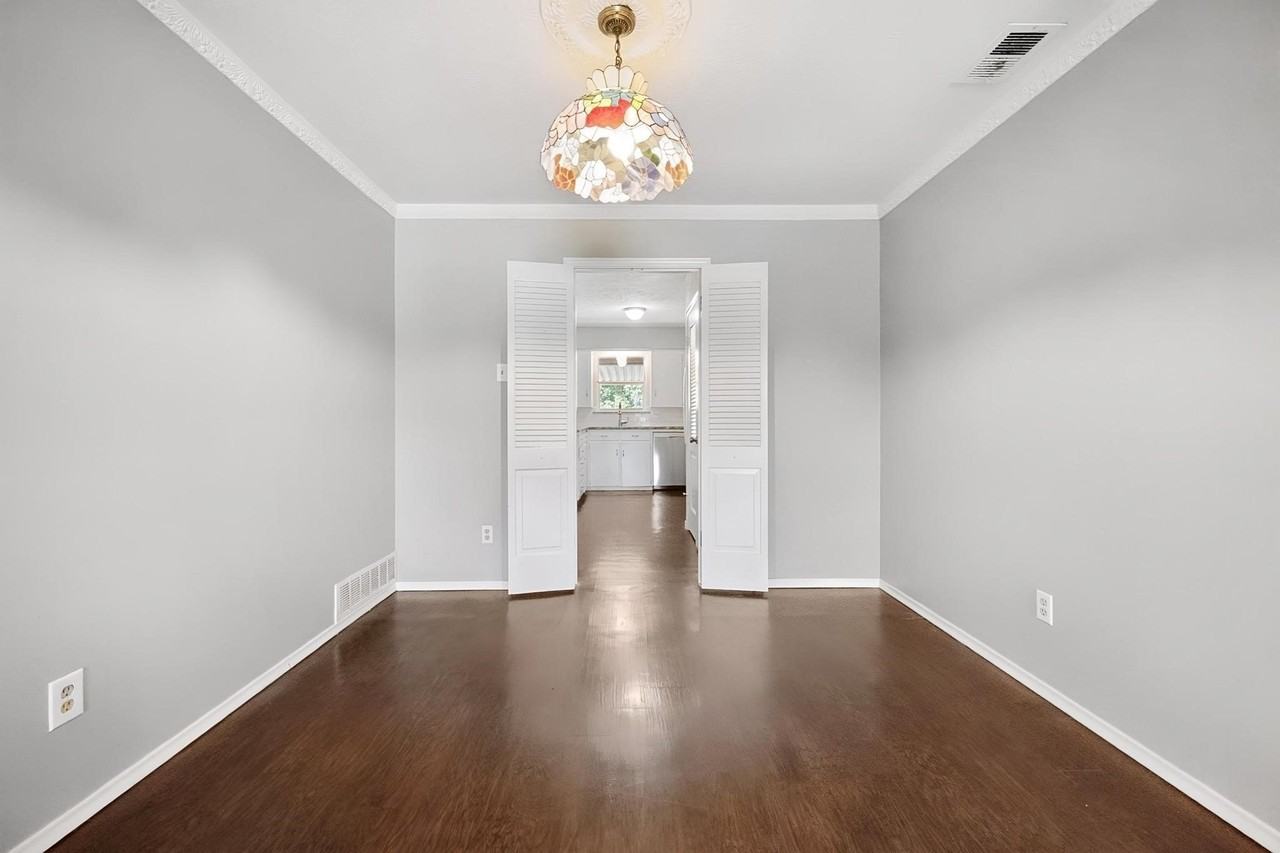 8351 Lullwater Dr - Photo 7 of 26