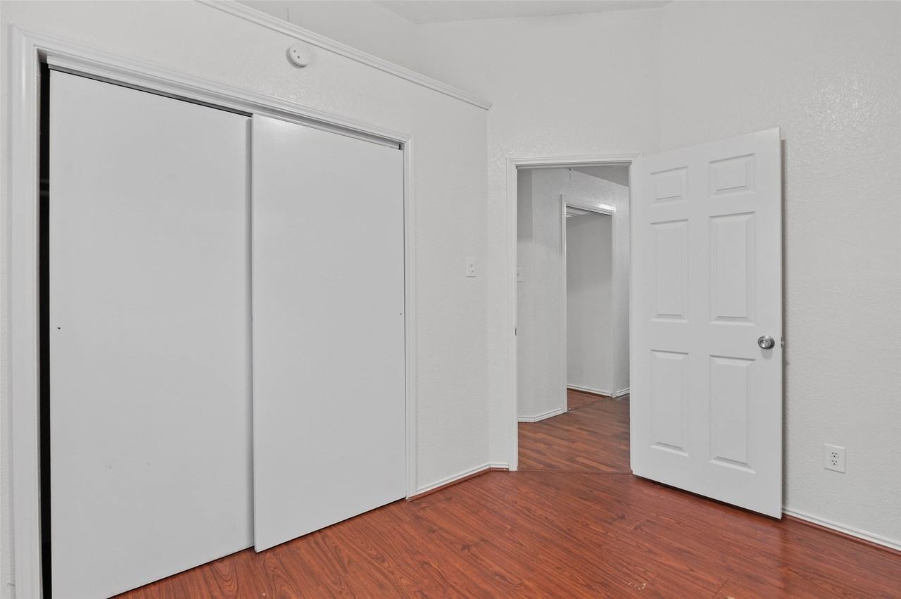 2323 Weatherby Dr - Photo 6 of 9