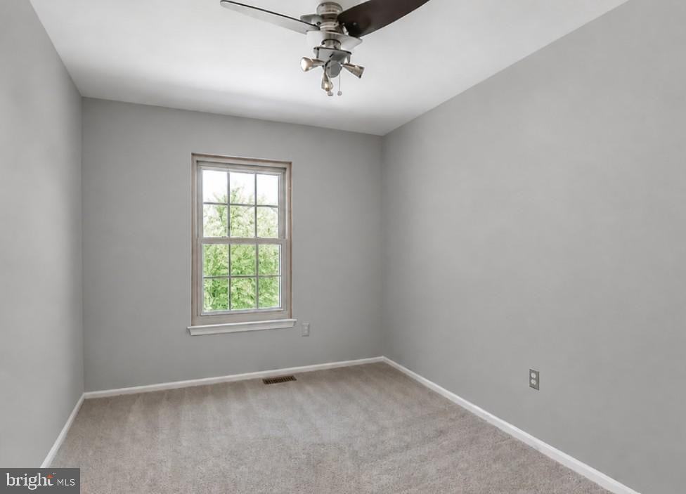 605 Shropshire Dr - Photo 7 of 7