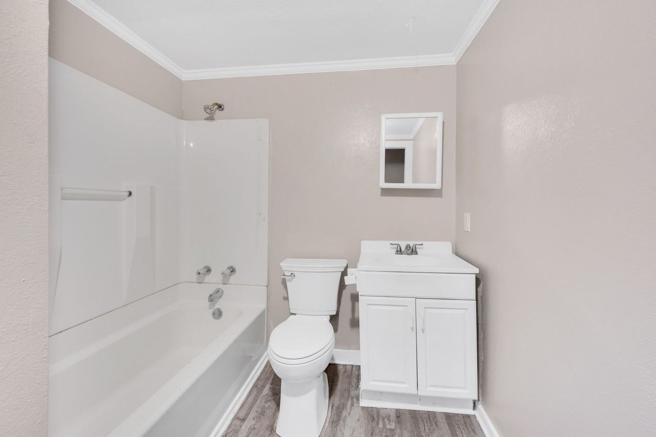 416 E Avenue F - Photo 6 of 13