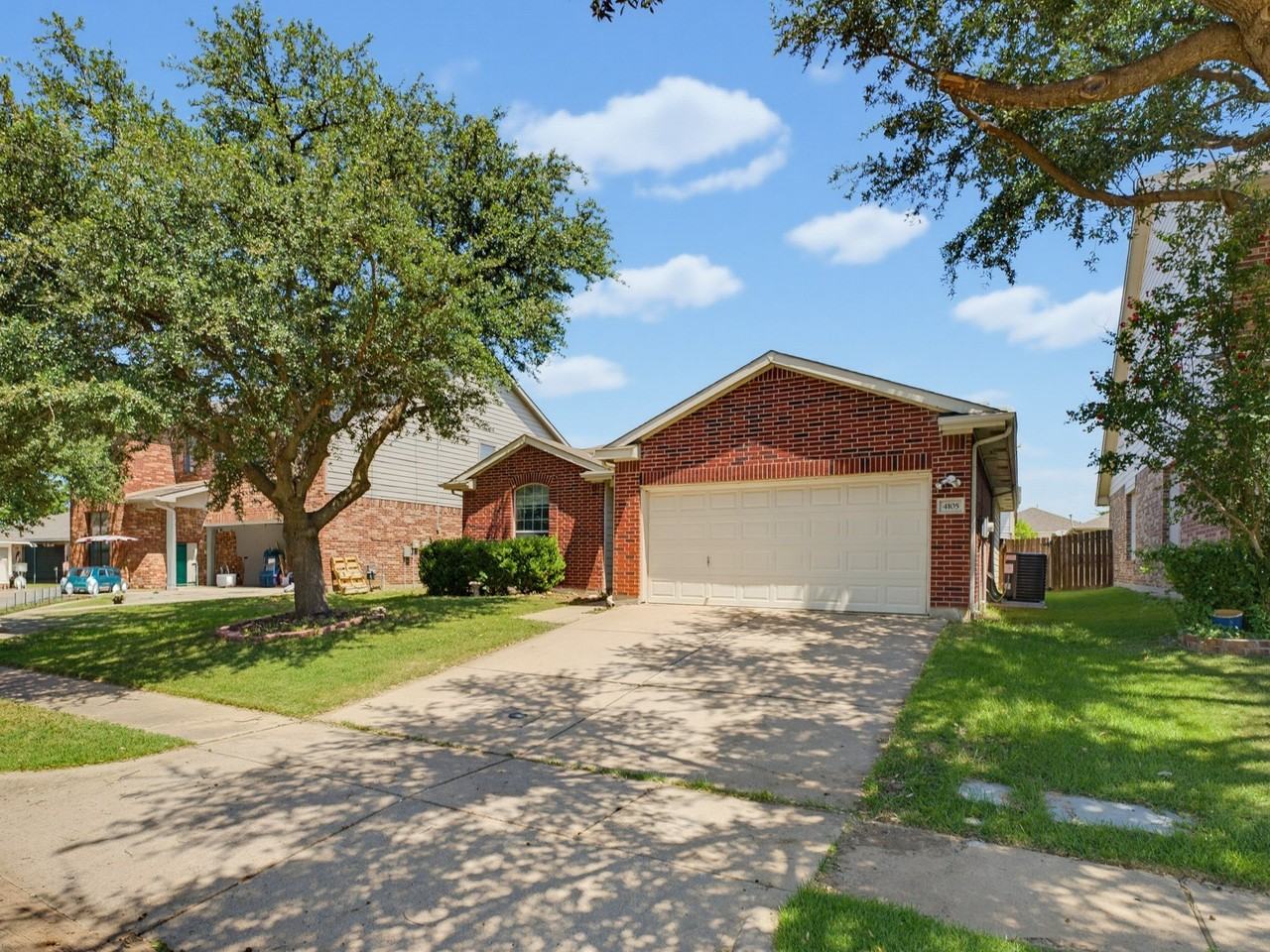 4105 Capstone Dr - Photo 3 of 35