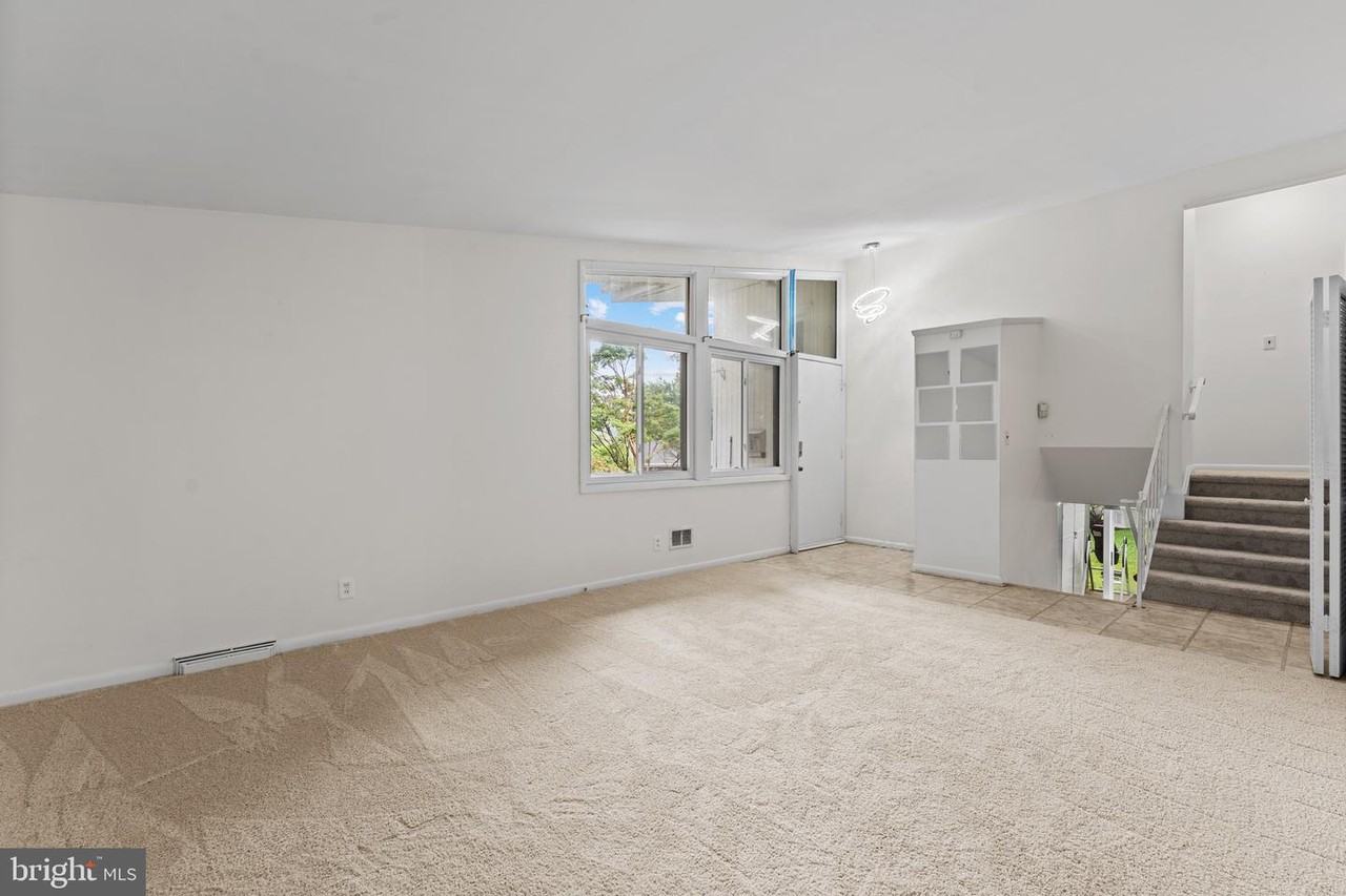 5801 Stuart Ave - Photo 6 of 30